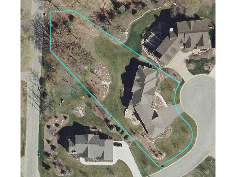 20670 Parkview Ln, Excelsior, MN 55331