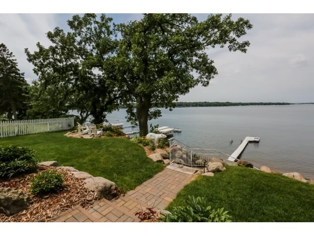 725 Park Ave, Mahtomedi, MN 55115
