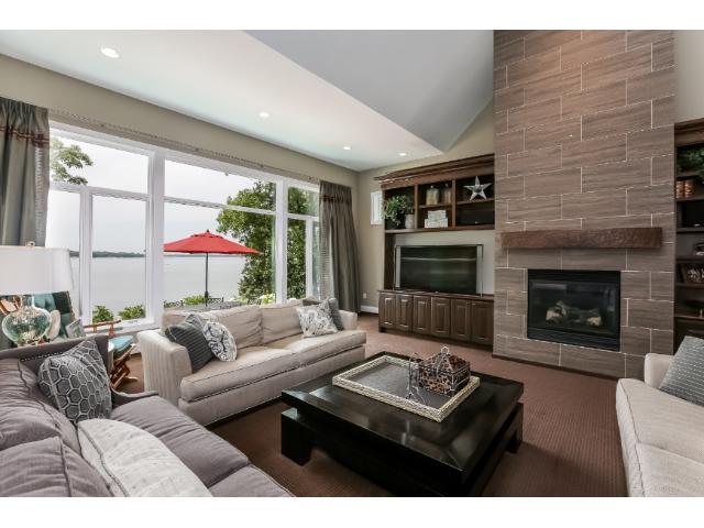 725 Park Ave, Mahtomedi, MN 55115