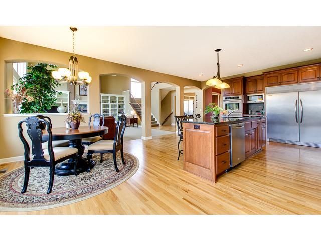 574 Lakeridge Dr, Roseville, MN 55126