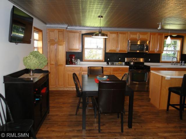 225 3rd St SE, Waldorf, MN 56091