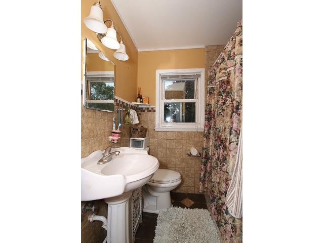 257 6th Ave SE, Osseo, MN 55369
