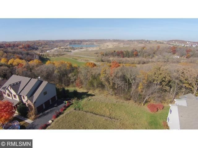 910 Ridgecrest Dr, Carver, MN 55315