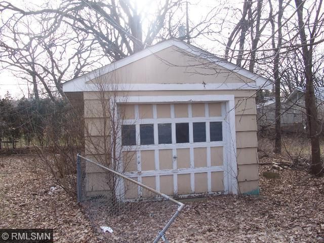 770 Manor Dr NE, Spring Lake Park, MN 55432