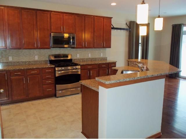 7695 Queensland Ln N, Maple Grove, MN 55311