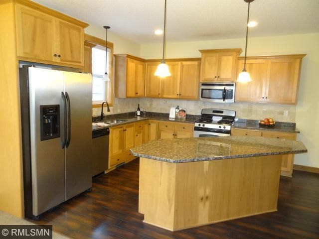 10043 Lee Dr, Eden Prairie, MN 55347