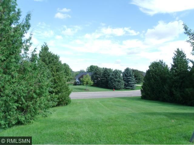 1605 1st St E, Glencoe, MN 55336