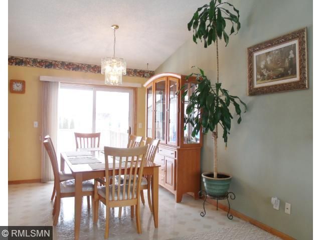 1205 18th St E, Glencoe, MN 55336