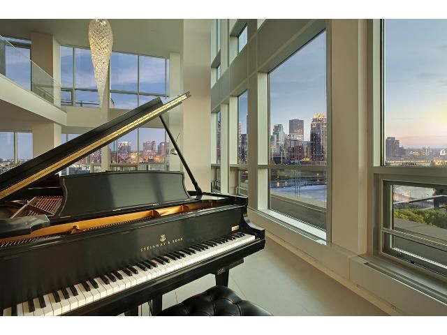 222 2nd St SE #1701, Minneapolis, MN 55414