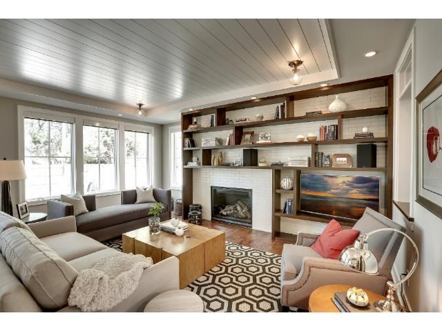4629 W 56th St, Edina, MN 55424