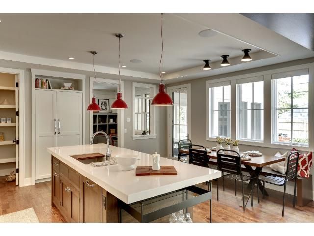 4629 W 56th St, Edina, MN 55424