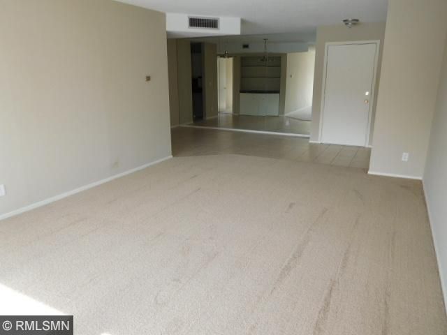 130 Demont Ave E #352, Little Canada, MN 55117