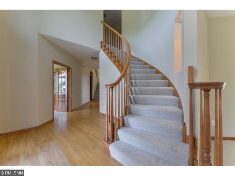 7323 Holly Ln N, Maple Grove, MN 55311