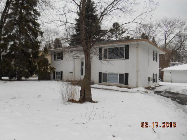 9116 Lexington Ave N, Blaine, MN 55014