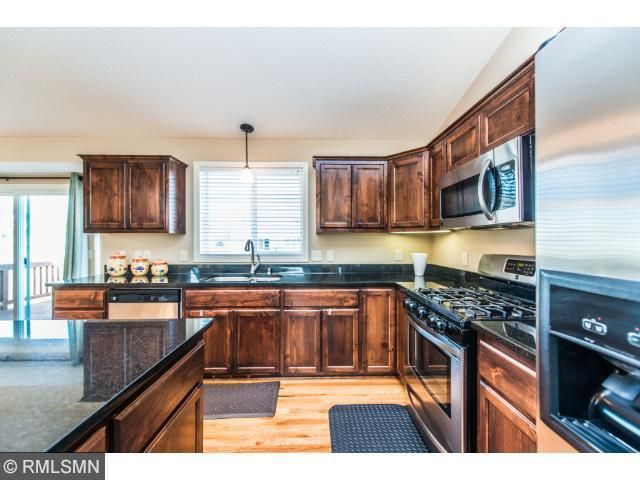 21343 Hytrail Cir, Lakeville, MN 55044