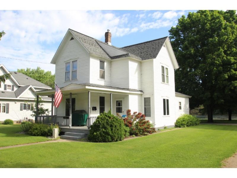 127 Riverside Ave NW, Melrose, MN 56352