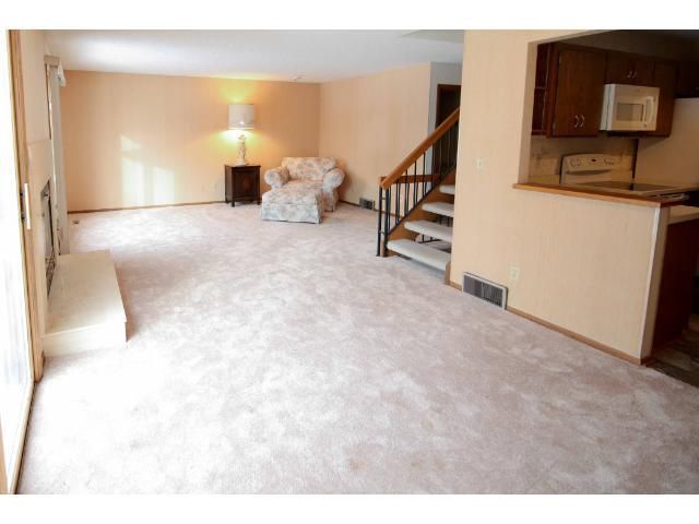 6749 W 82nd St, Bloomington, MN 55438