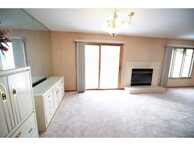 6749 W 82nd St, Bloomington, MN 55438