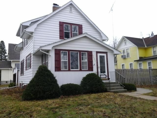 251 E University St, Owatonna, MN 55060