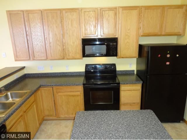 738 Maple Hills Dr #I, Maplewood, MN 55117