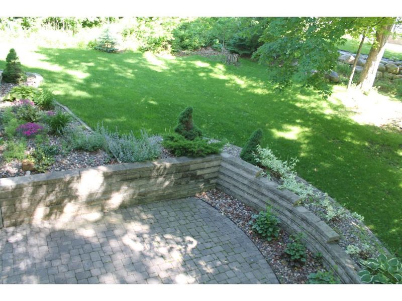 556 Forest Ln, Medford, MN 55049