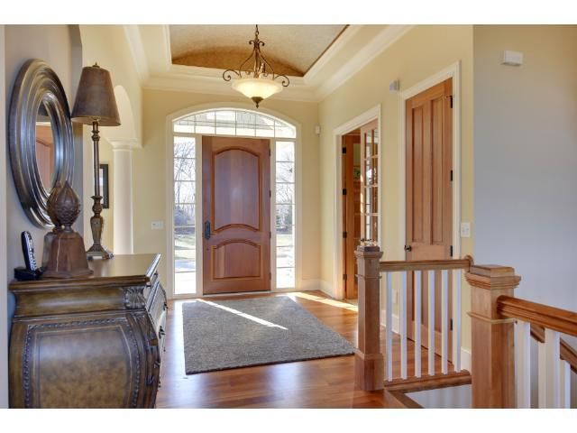 8951 Mariabo Cir, Bloomington, MN 55438