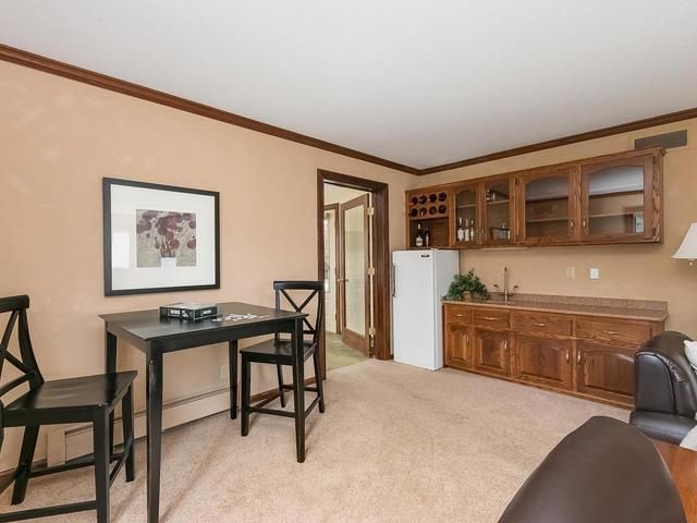 10403 Brown Farm Cir, Eden Prairie, MN 55347