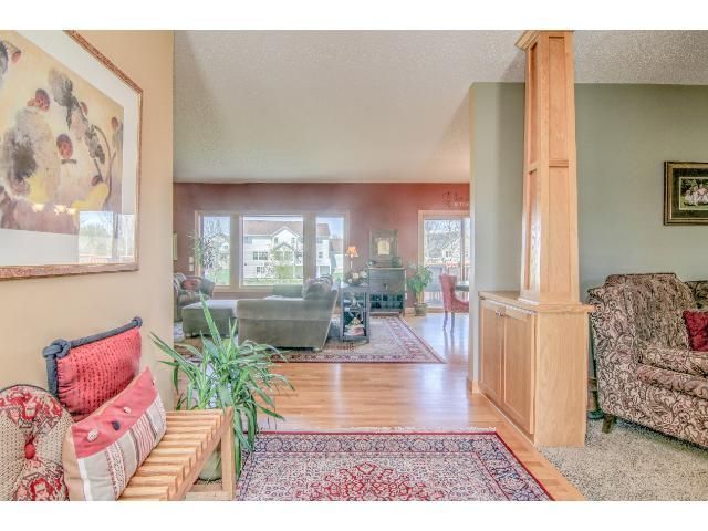 6482 Pheasant Hills Dr, Lino Lakes, MN 55038