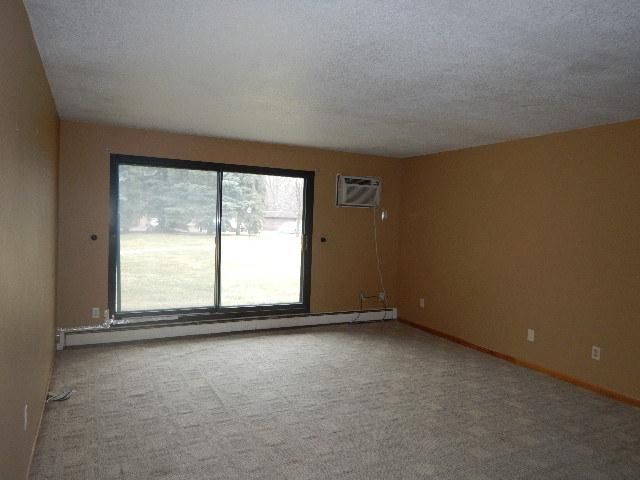 2007 122nd St E #B3, Burnsville, MN 55337