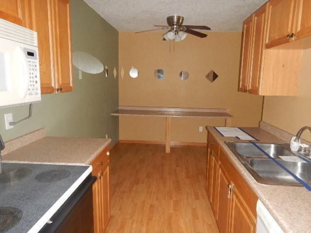 2007 122nd St E #B3, Burnsville, MN 55337