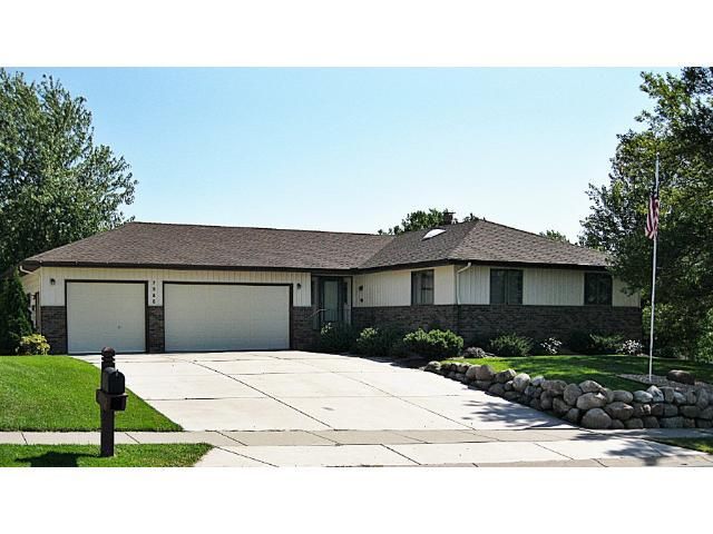 7986 Inland Ln N, Maple Grove, MN 55311