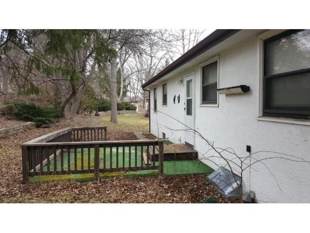 547 County Road B E, Maplewood, MN 55117