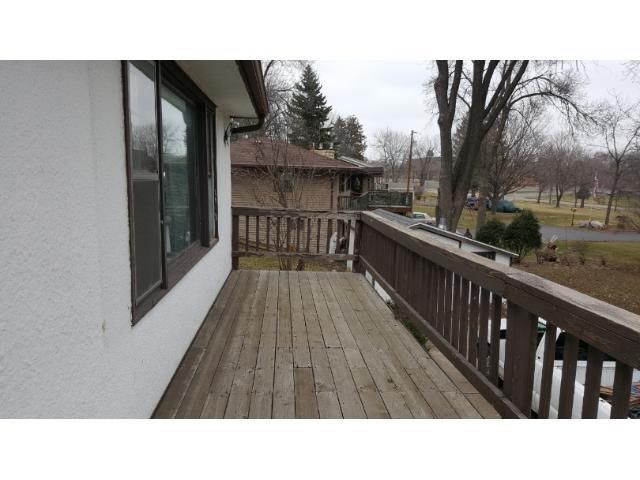 547 County Road B E, Maplewood, MN 55117
