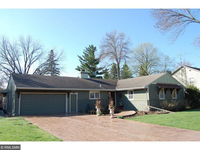 621 Olander St, Faribault, MN 55021