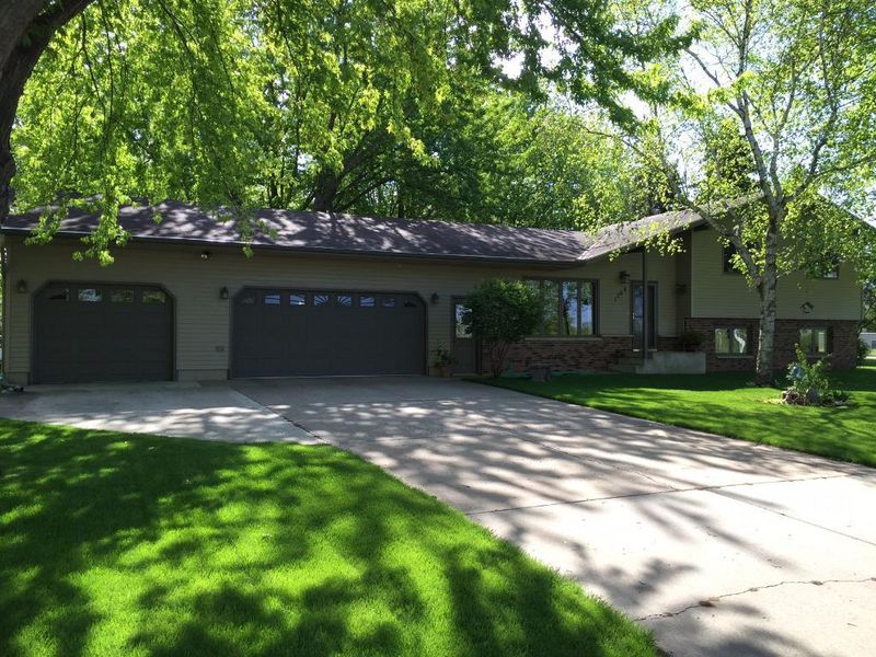 1204 Westwind Rd, Saint Cloud, MN 56303