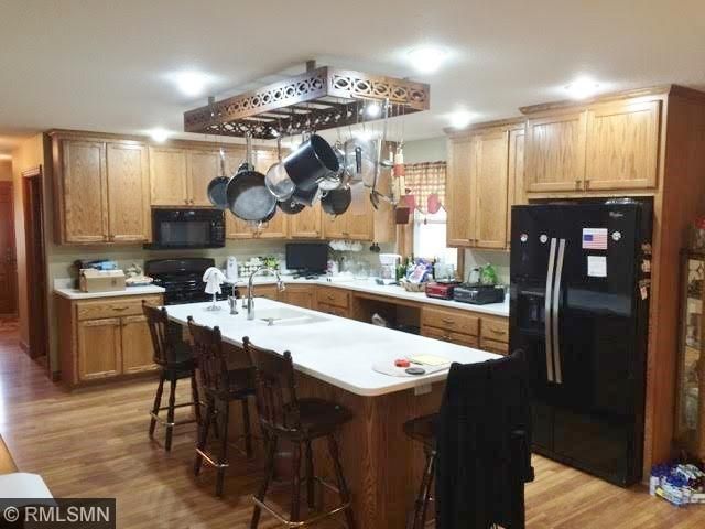 652 Beverly Cir, Henderson, MN 56044