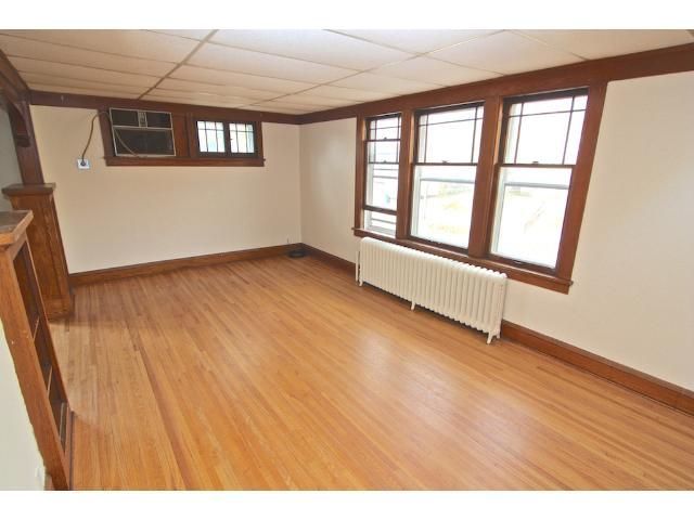 1080 Thomas Ave, Saint Paul, MN 55104