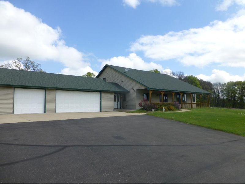 30657 Heather St NW, Isanti, MN 55040