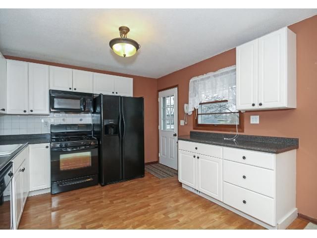 11517 Wisconsin Ave N, Champlin, MN 55316