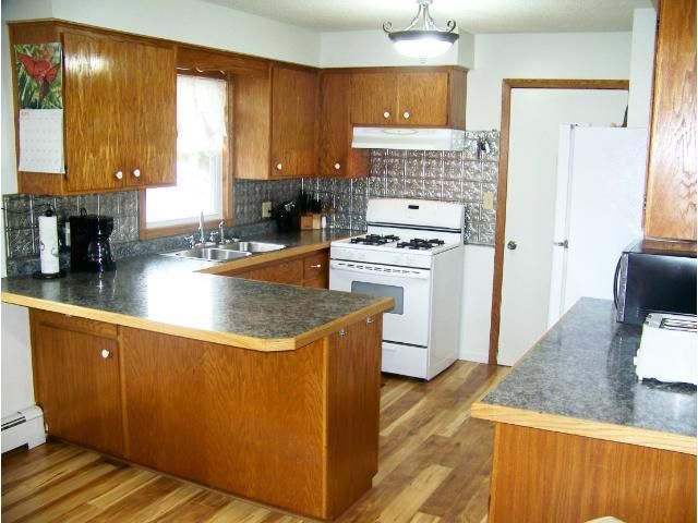 519 Barry Ave, Hinckley, MN 55037