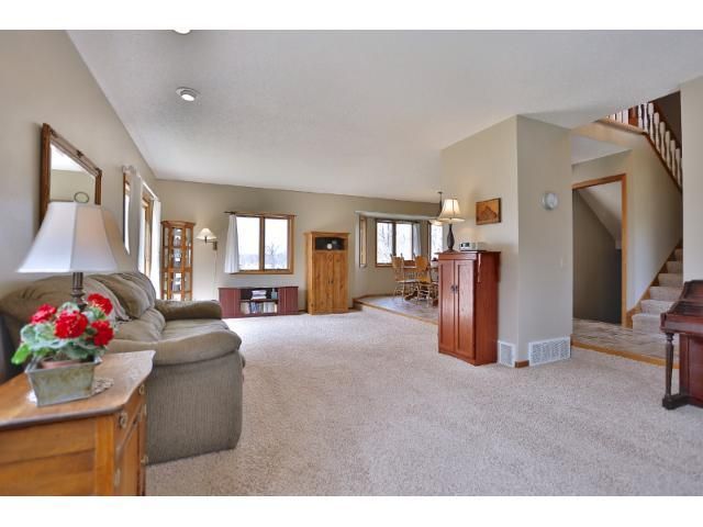 8355 Ox Yoke Cir, Maple Plain, MN 55359