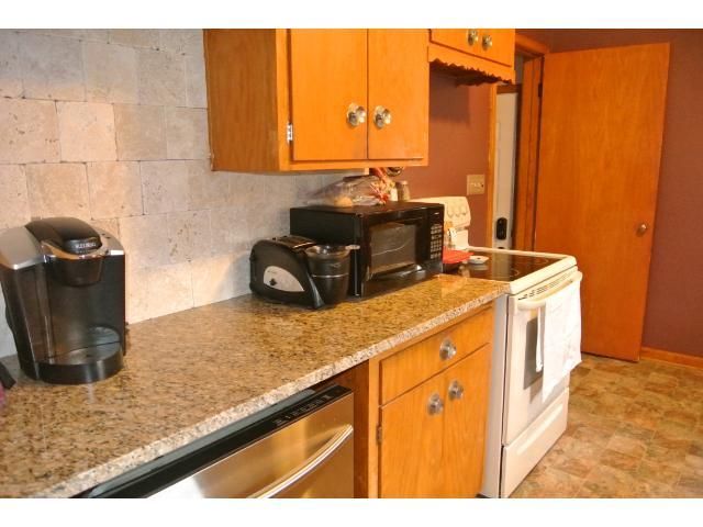 635 Ash St NE, Hutchinson, MN 55350