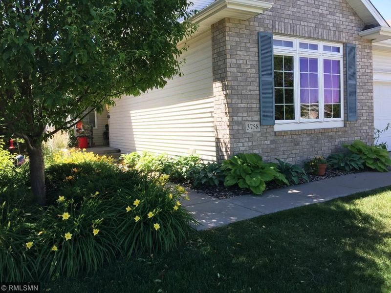 3758 Crossridge Way, Rosemount, MN 55068