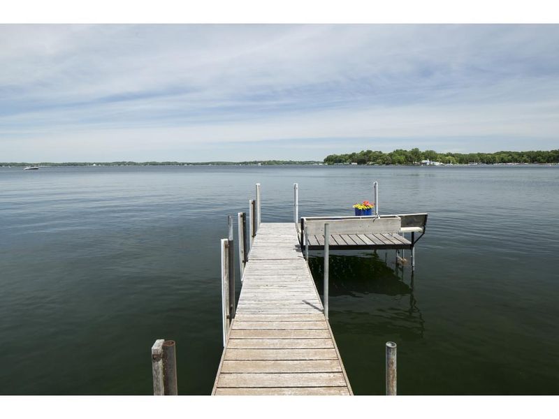 19980 Lakeview Ave, Excelsior, MN 55331
