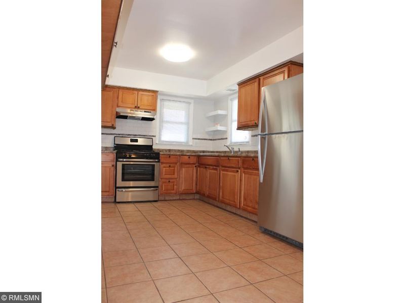 703 California Ave E, Saint Paul, MN 55106