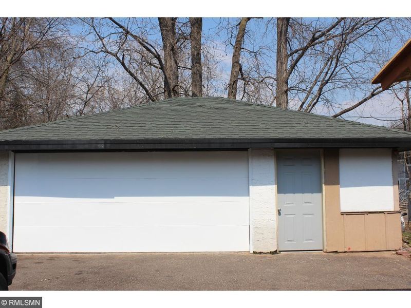 703 California Ave E, Saint Paul, MN 55106