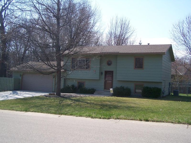712 Division St E, Buffalo, MN 55313
