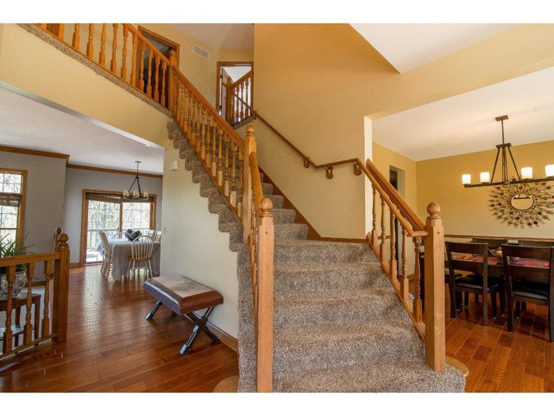 5015 Credit River Dr, Savage, MN 55378