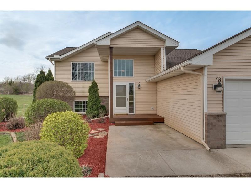 15389 320th St, New Prague, MN 56071
