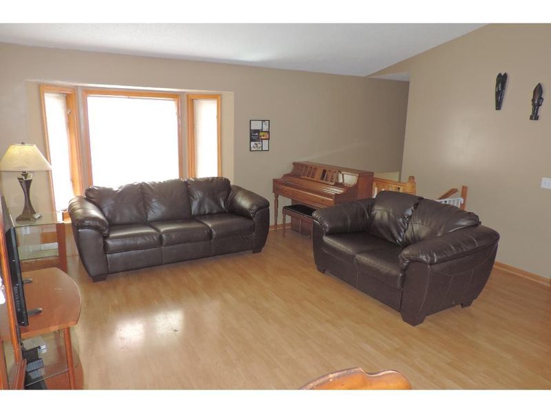 11275 Monroe Dr SE, Becker, MN 55308